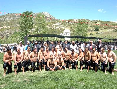 OSMAN HACıBEKTAŞOĞLU - Bucak’Ta Başpehlivan Salih Dorum Oldu