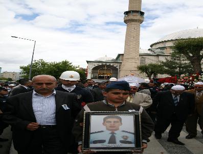 Şehit Komiser Güçlü Konya'da Toprağa Verildi