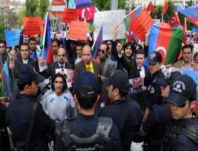 KUĞULU PARK - İran büyükelçiliği önünde azeri eylemi