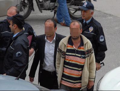 Bıçakla Yaralamaya 2 Tutuklama