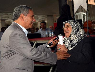 Bülent Arınç‘ın Eşi Ebru Yaptı