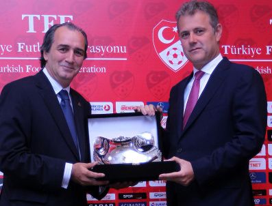 MAHMUT ÖZGENER - Mahmut Özgener'den şampiyonluk yorumu