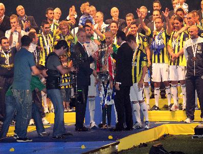 Şampiyon Fenerbahçe Kupasına Kavuştu