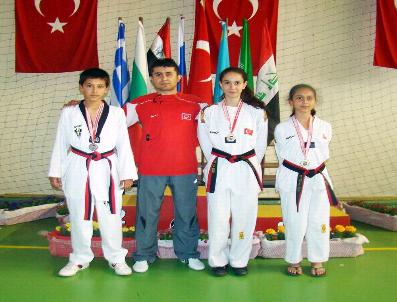 Ayvalıklı Tekvandocular Edirne’De Tarih Yazdı