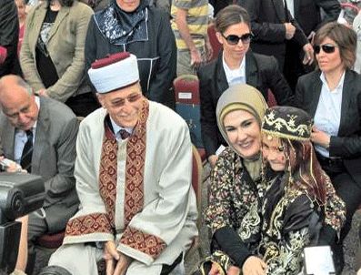 SIRKELI - Başbakan'ın mesajını eşi Emine Erdoğan taşıdı