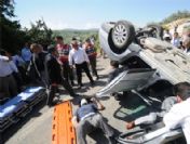 Bakan Çağlayan'ın konvoyunda kaza: 4 yaralı