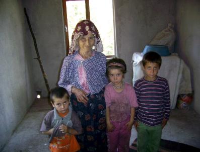 Dalaman Kaymakamlığı Dursun Teyze’Nin Evini Yeniledi