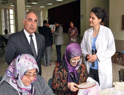 FERDA YILDIRIM - İki Gözlüğüyle “Kumaş Desenleme” Kursuna Gidiyor