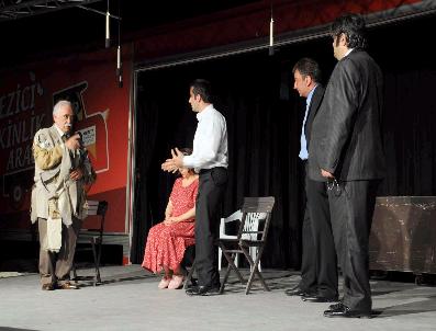 LEVENT KIRCA - İlçelerde Levent Kırca Fırtınası