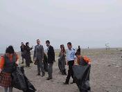 Kocaali Sahilinde Öğrenciler Çöp Topladı