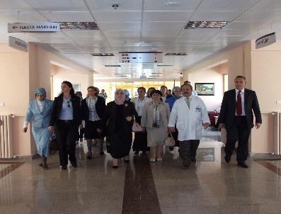 MÜNEVVER ARıNÇ - Münevver Arınç’Tan Anlamlı Ziyaretler