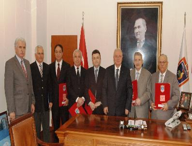 ATILLA ÖZDEMIR - Sanayiciler İmeceyle Endüstri Meslek Lisesi Yaptırıyor