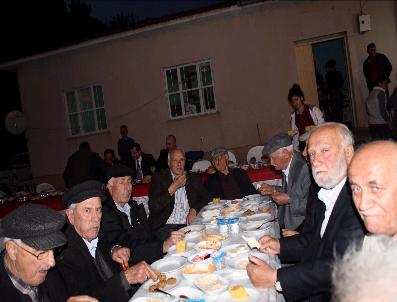 ŞABAN DİŞLİ - Ak Parti Sakarya Teşkilatı Kafkas Kökenli Vatandaşlarla Bir Araya Geldi
