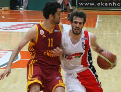 Banvit'i 79 - 57 Yenen Galatasaray Cafe Crown büyük avantaj yakaladı