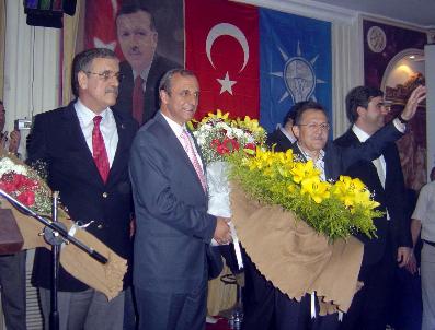 AHMET EDIP UĞUR - Erdek‘te Ak Parti‘ye Toplu Katılım