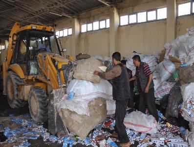 Kilis‘te Kaçak Eşyalar Yakılarak İmha Edildi