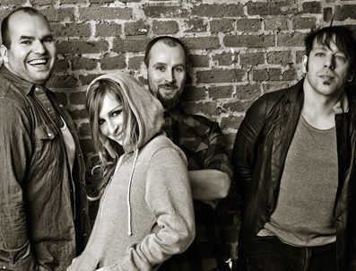 PINK - Guano Apes “Bel Air” ile geri döndü