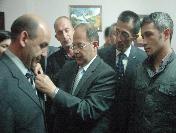 Bakan Akdağ, Erzurum‘da Ak Parti‘ye Katılanlara Rozet Taktı