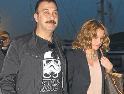 HAKAN YILMAZ - Sevgilisiyle el ele gecelerde