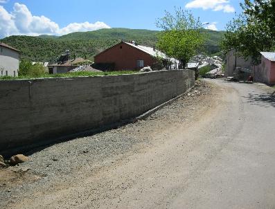 DÜZAĞAÇ - Bingöl Belediyesi Mezarlıklarda Düzenleme Yapıyor
