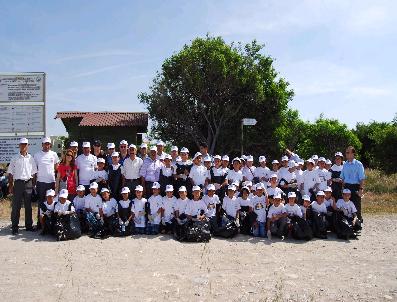 DURSUN KAYA - Deniz Kaplumbağaları İçin Sahil Temizliği Yaptılar