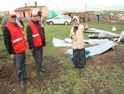 AHMET KARA - Kars‘ta Hortum 20 Evin Çatısını Uçurdu
