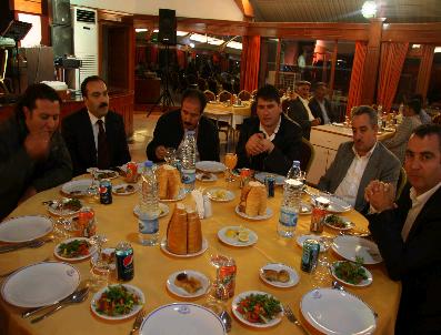 BURHAN KAYATÜRK - Küresinli Aşireti‘nden Ak Partili Adaylara Yemek