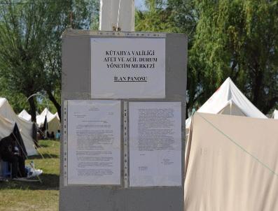 Simav Çadır Kentte Bilgilendirme İlan Panosu İle Yapılıyor