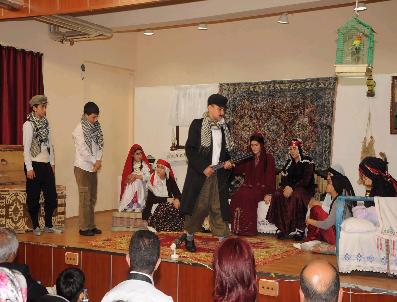 PELITKÖY - Öğrenciler ‘Töre‘yi Sahneledi