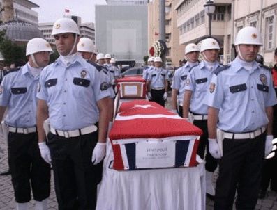 Şehit polisler son yolculuğa uğurlandı