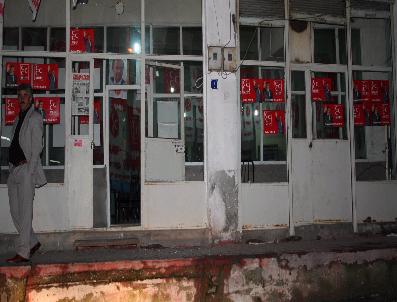 Ak Parti Ve Mhp Seçim Bürolarına Molotoflu Saldırı