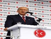 Bahçeli: Başbakan boy aynasına baksın hırsızları, yüzsüzleri görecek