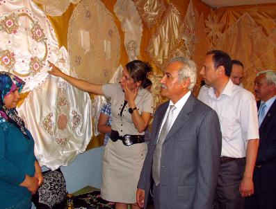 Beydağ Hem‘den Renkli Yılsonu Sergisi