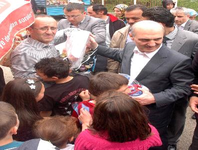 OSMAN ÇAVUŞ - Erdoğan Bayraktar Akçaabat’In Dörtyol Beldesi’Nde Vatandaşlarla Buluştu