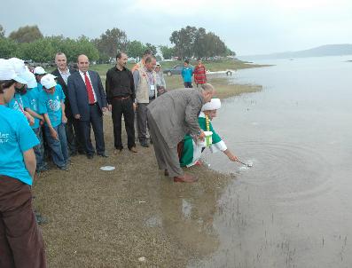 ARIF NIHAT ASYA - Adana Dosteller Derneği Dostluk Adına Göle Maya Çaldı