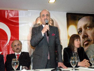 AYDıN BıYıKLıOĞLU - Ak Parti Milletvekili Adayları Basınla Yemekte Buluştu