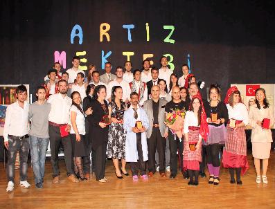 AHMET ÖKSÜZKAYA - ‘Artiz Mektebi‘ Sahnelendi