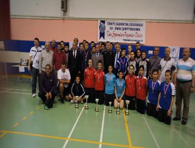 TOPHANE - Badminton Türkiye Şampiyonasında Bursa Fırtınası
