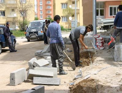 CEVHER DUDAYEV - Nevşehir‘de 3 Mahallede 65 Bin Metrekare Kilitli Parke Taşı Döşenecek
