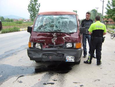 Akyazı‘da Trafik Kazası 4 Yaralı