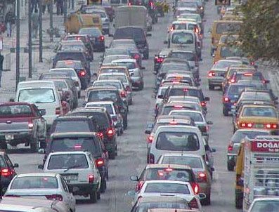 Her 5 kişiye bir araç düşüyor