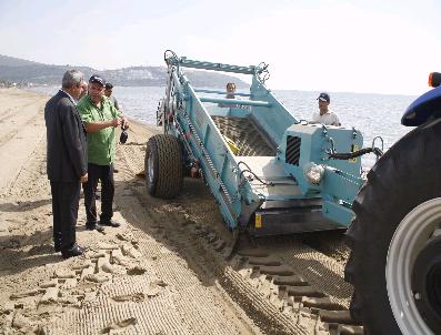 HÜSEYIN VEFA ÜLGÜR - Pamucak Sahili Temizleniyor