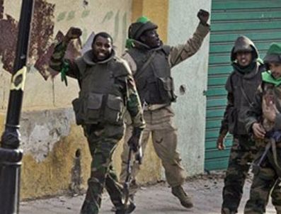 TOBRUK - Kaddafi askerleri Libyalı kadınlara tecavüz etti