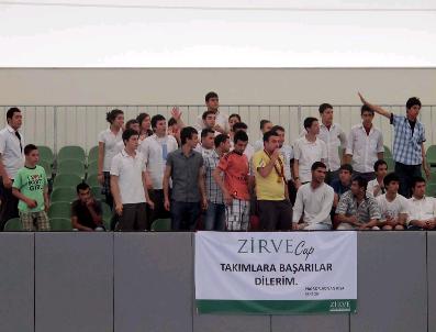 MUSTAFA ÖZCAN - Zirve Cup Şampiyonu Gaziantep Lisesi Oldu