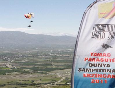 Dünya Yamaç Paraşütü Şampiyonası Sürüyor