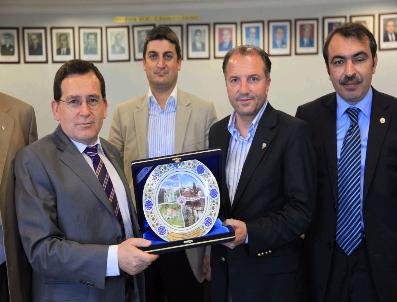 AVRUPA GENÇLIK OLIMPIK OYUNLARı - Eyof 2011 Genel Koordinatörü Nihat Doker’E 2. İpekyolu İşadamları Zirvesi’Ne Katkılarından