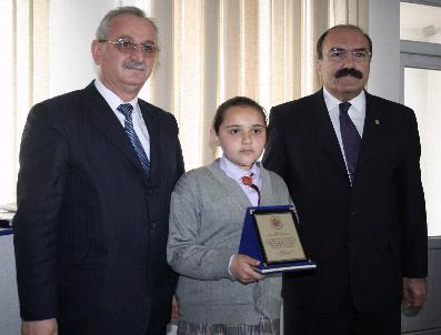 TEVFIK EMRE - Sigara Ve Zararları Konulu Yarışma Düzenlendi