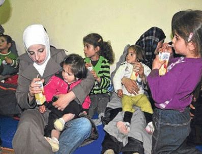 MEHMET ERÖZ - 2. Ordu Komutanı Org. Yörük, Suriyelilerin Sığındığı Köyde İncelemelerde Bulundu