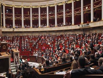 CHARLES AZNAVOUR - Fransa 'soykırım' yasasını reddetti