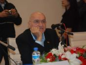 Hıncal Uluç'a Defne Joy Foster protestosu